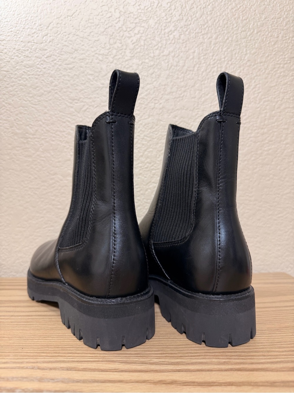rag & bone Black Leather Corey Chelsea Lug Sole Ankle Boots - Picture 4 of 5